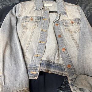 Women’s Lightwash Jean Jacket